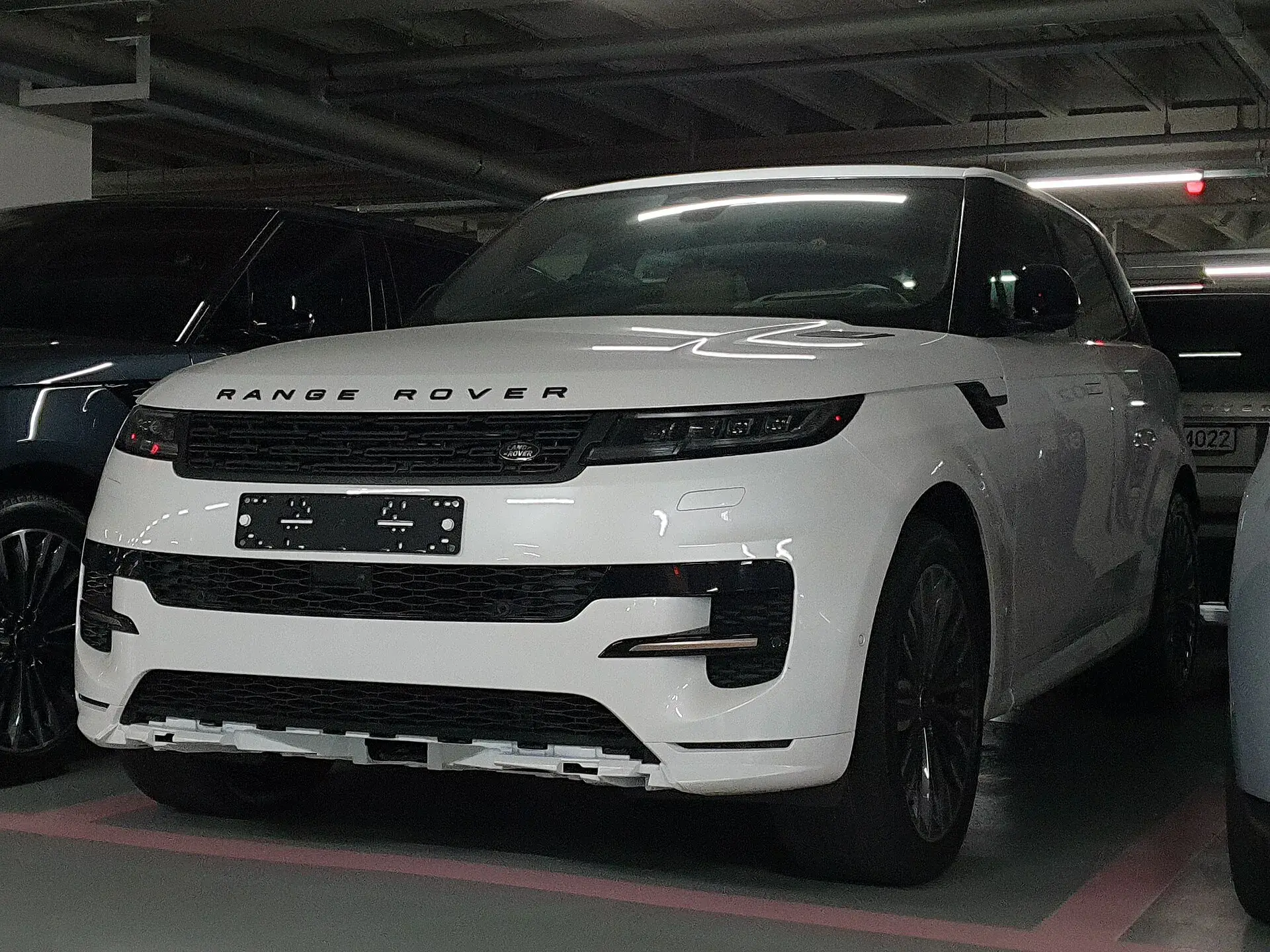 Front three-quarter view